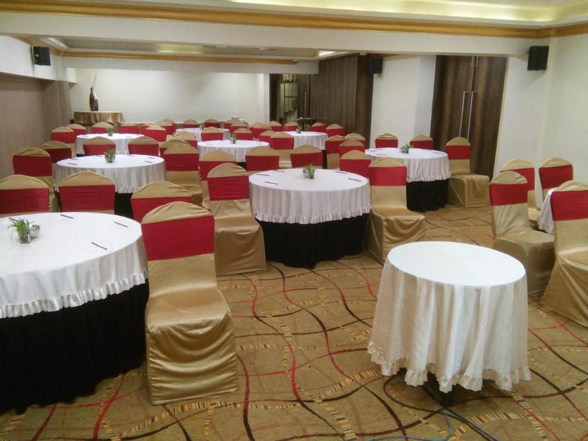 The Fern Residency Rajkot Ξενοδοχείο Εξωτερικό φωτογραφία
