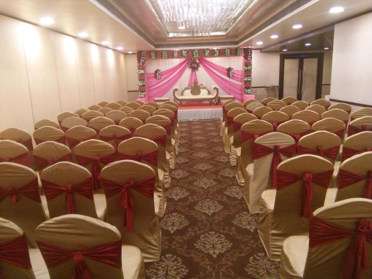 The Fern Residency Rajkot Ξενοδοχείο Εξωτερικό φωτογραφία