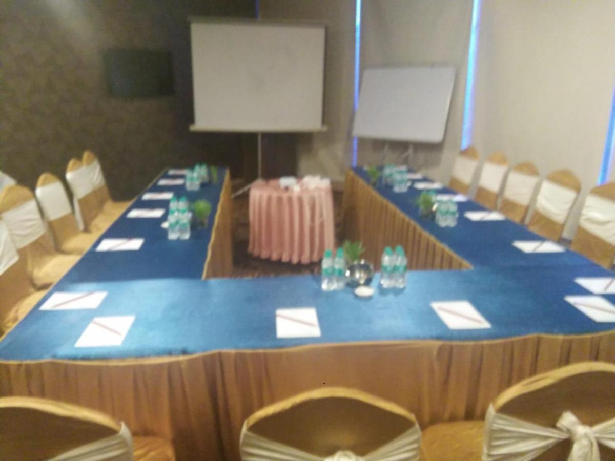 The Fern Residency Rajkot Ξενοδοχείο Εξωτερικό φωτογραφία