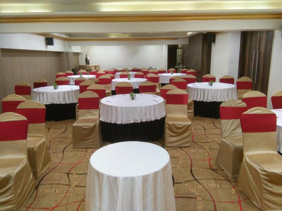 The Fern Residency Rajkot Ξενοδοχείο Εξωτερικό φωτογραφία