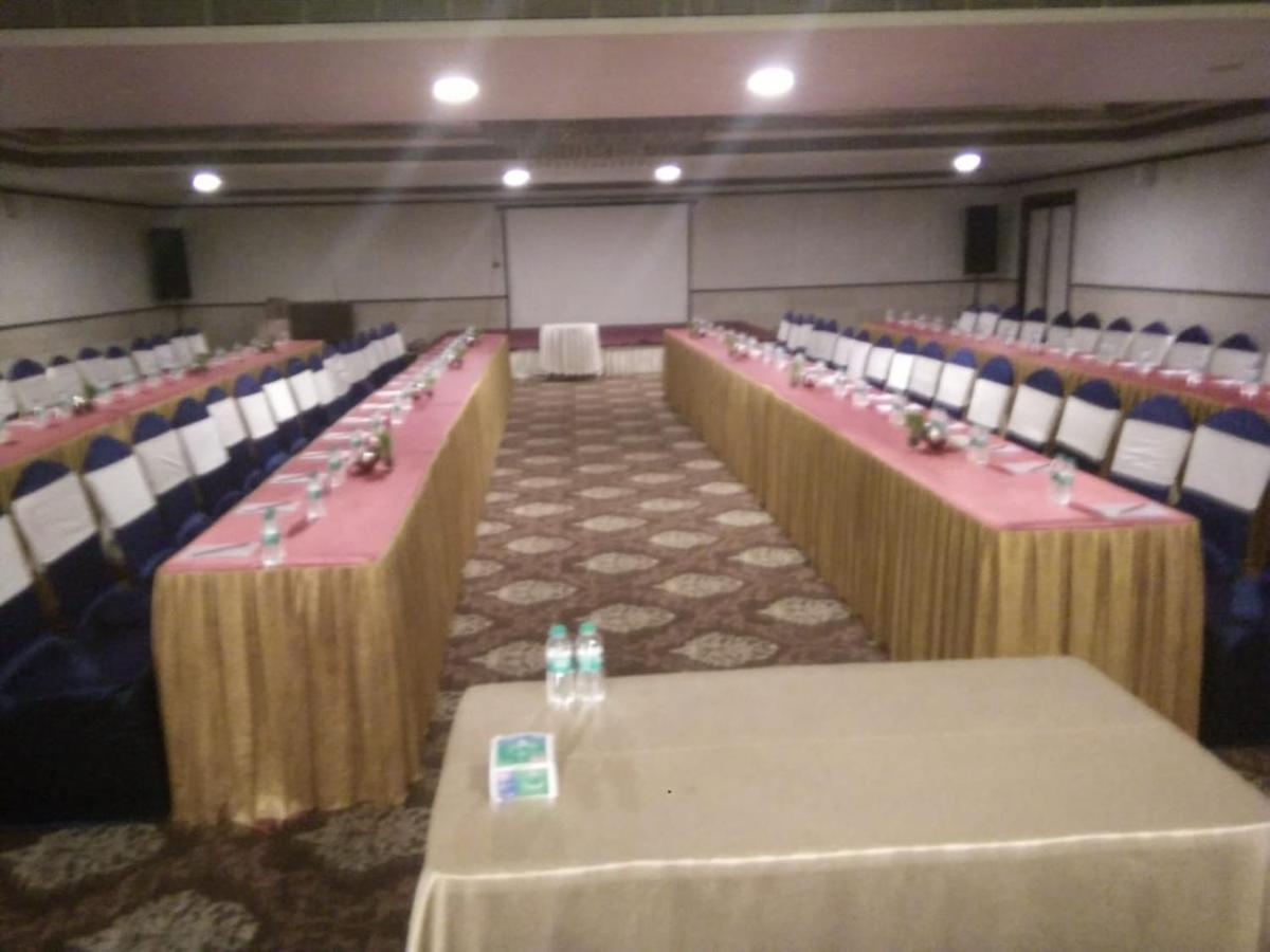 The Fern Residency Rajkot Ξενοδοχείο Εξωτερικό φωτογραφία