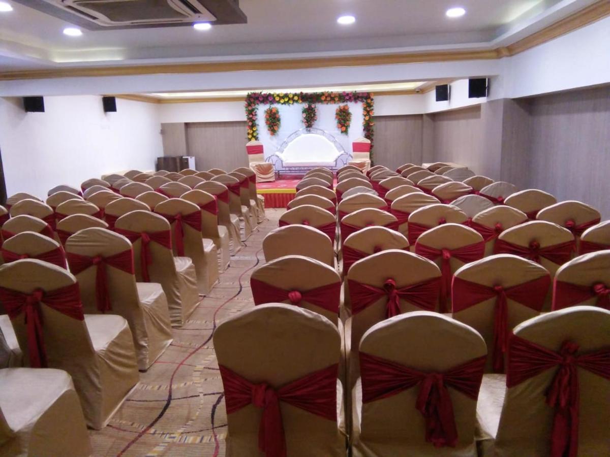 The Fern Residency Rajkot Ξενοδοχείο Εξωτερικό φωτογραφία