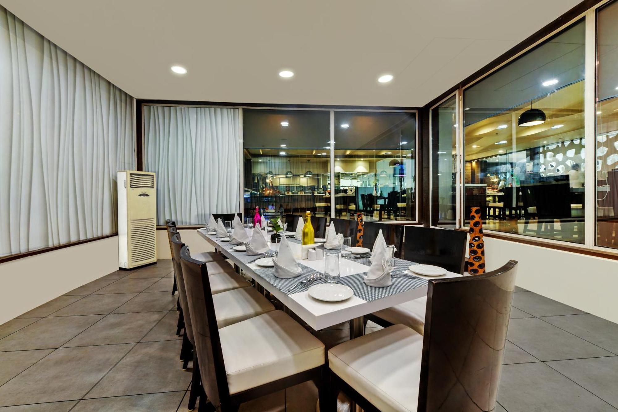 The Fern Residency Rajkot Ξενοδοχείο Εξωτερικό φωτογραφία