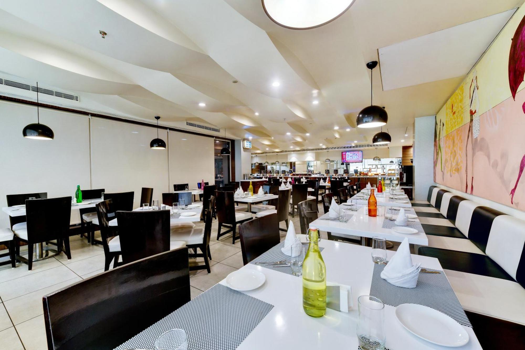 The Fern Residency Rajkot Ξενοδοχείο Εξωτερικό φωτογραφία