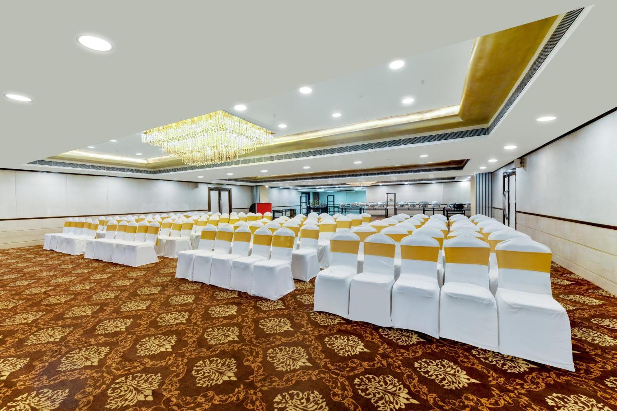 The Fern Residency Rajkot Ξενοδοχείο Εξωτερικό φωτογραφία